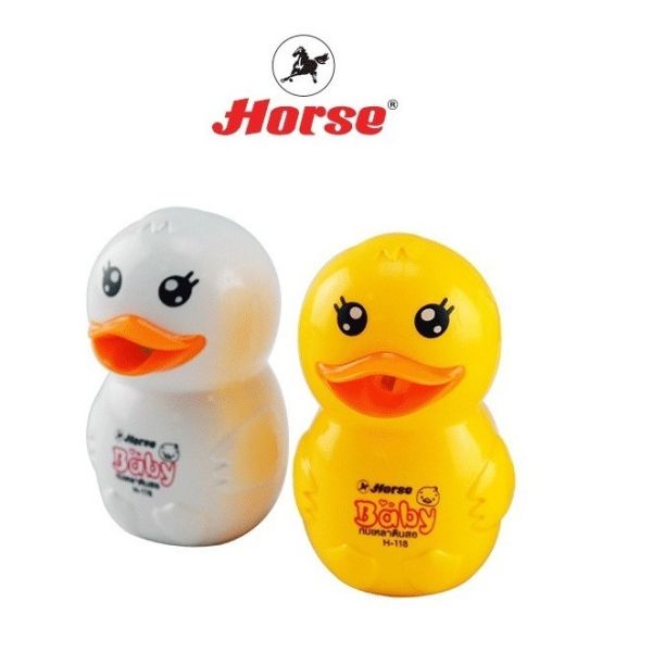 HORSE กบเหลาดินสอพลาสติก ทรงรูปเป็ด  ตราม้า H-118 จำนวน 1 ตัว คละสี